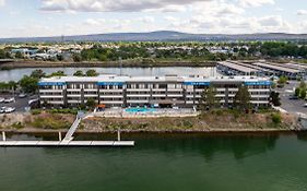 Clover Island Hotel Kennewick Wa